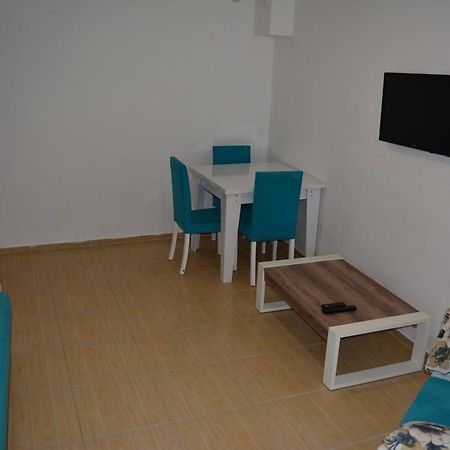 Mavi Butik Apart Çeşme Eksteriør billede