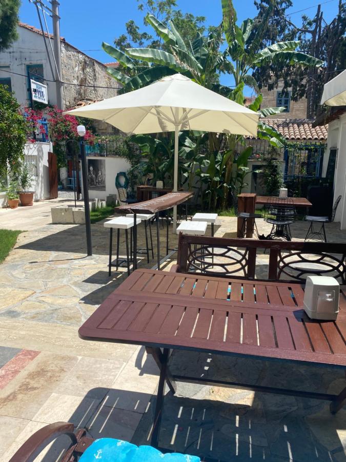 Mavi Butik Apart Çeşme Eksteriør billede