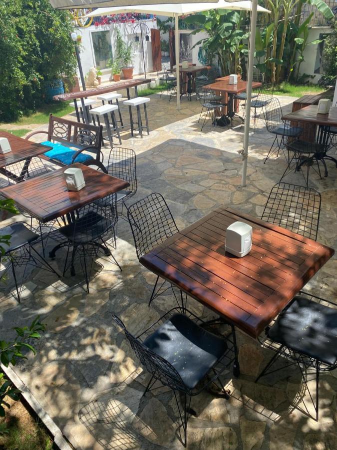 Mavi Butik Apart Çeşme Eksteriør billede