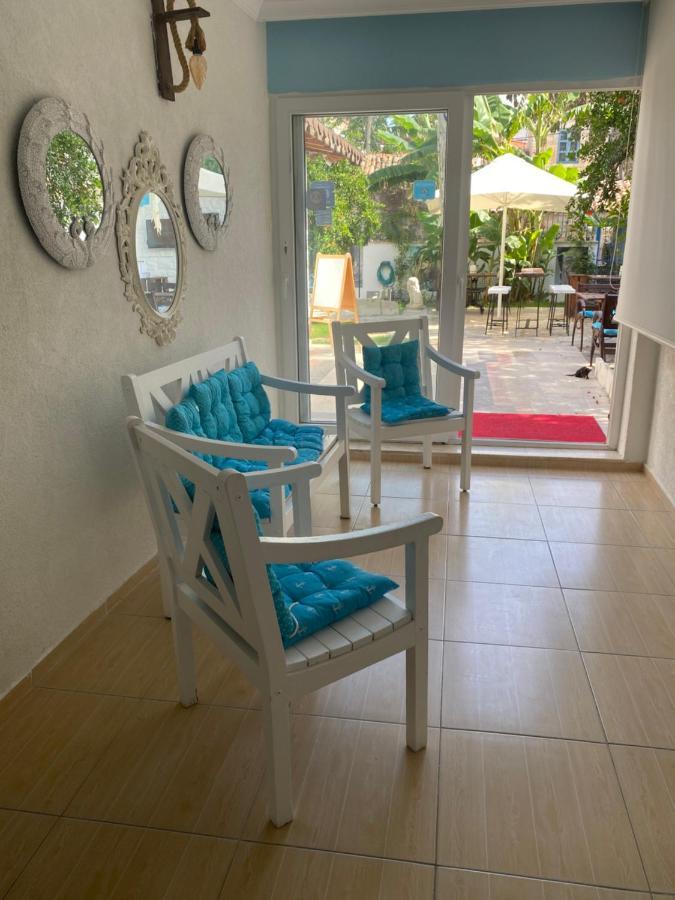 Mavi Butik Apart Çeşme Eksteriør billede