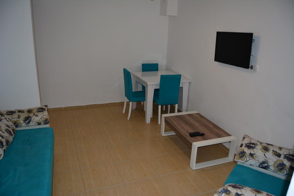 Mavi Butik Apart Çeşme Eksteriør billede