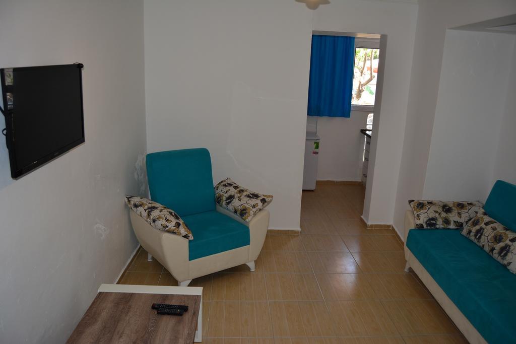 Mavi Butik Apart Çeşme Eksteriør billede