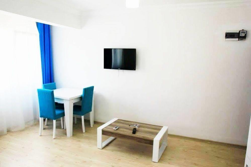Mavi Butik Apart Çeşme Eksteriør billede