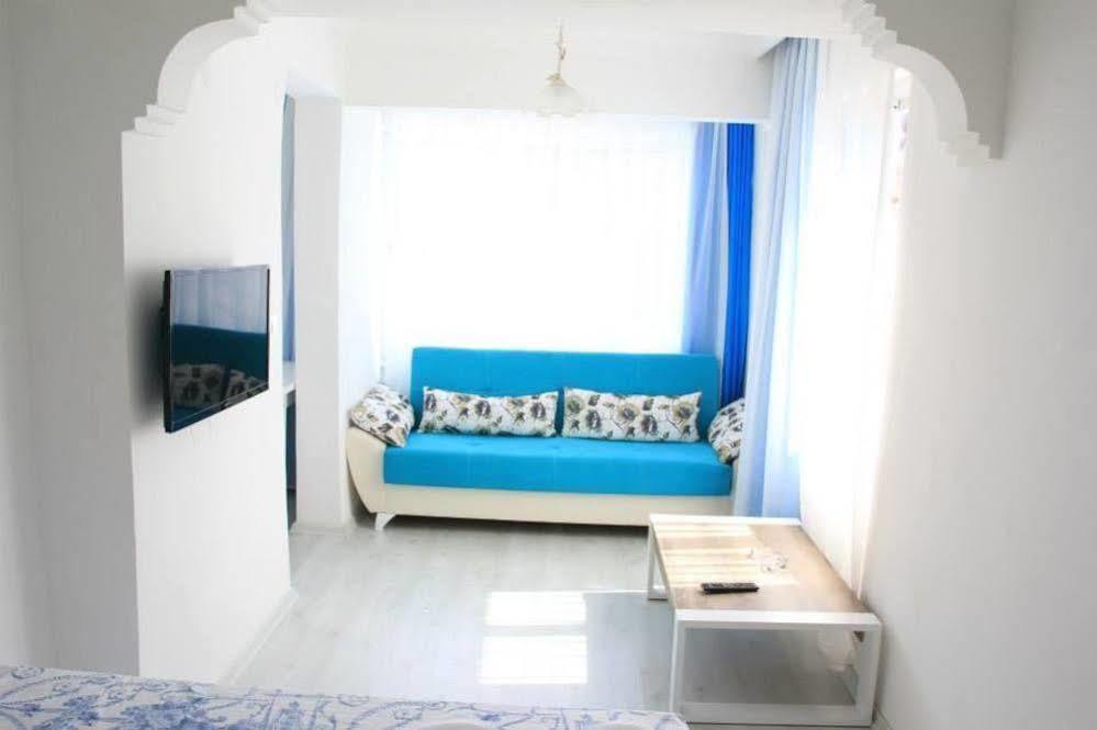 Mavi Butik Apart Çeşme Eksteriør billede