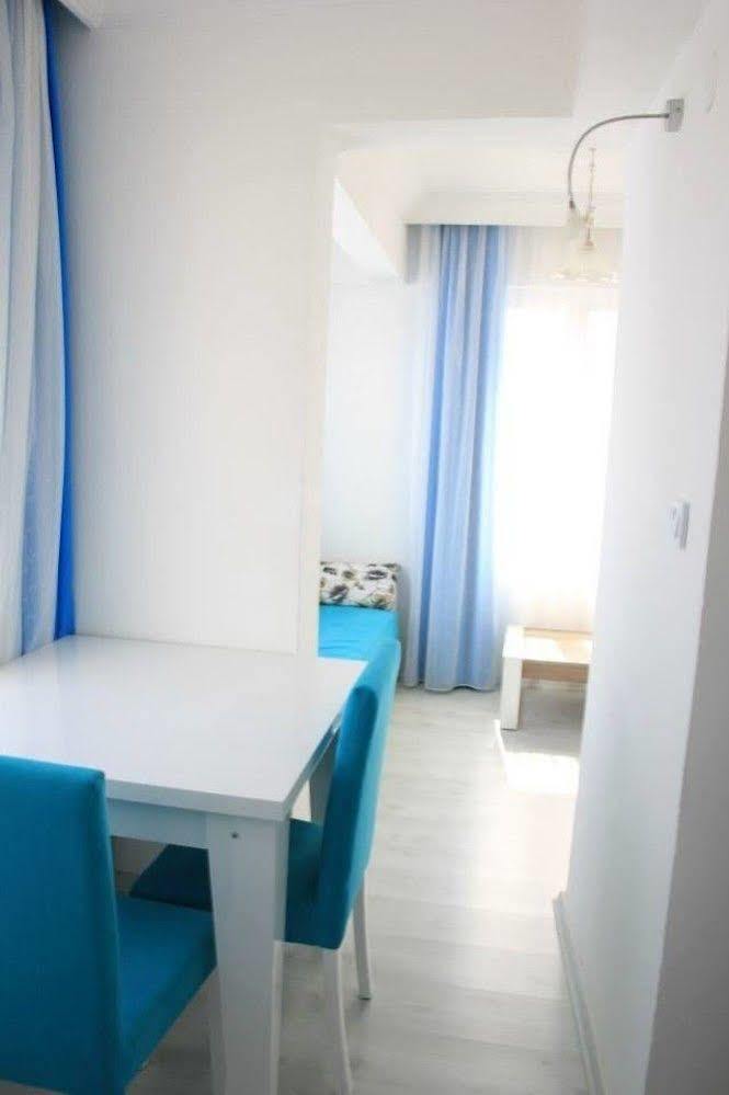 Mavi Butik Apart Çeşme Eksteriør billede