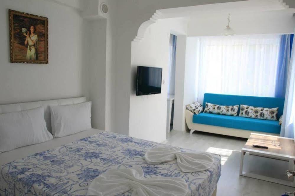 Mavi Butik Apart Çeşme Eksteriør billede