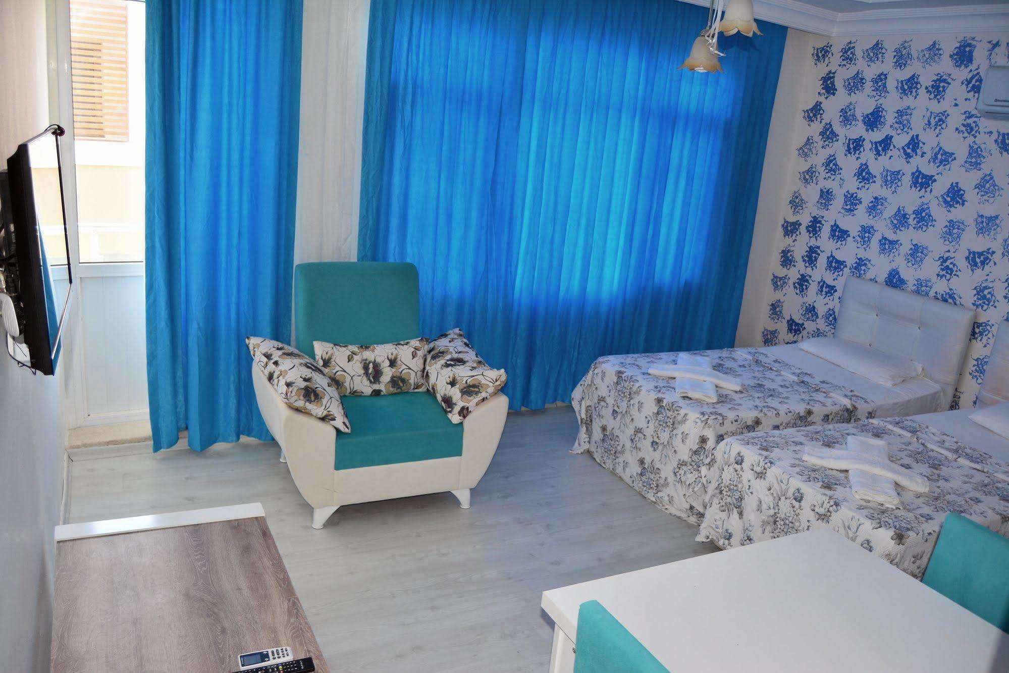 Mavi Butik Apart Çeşme Eksteriør billede