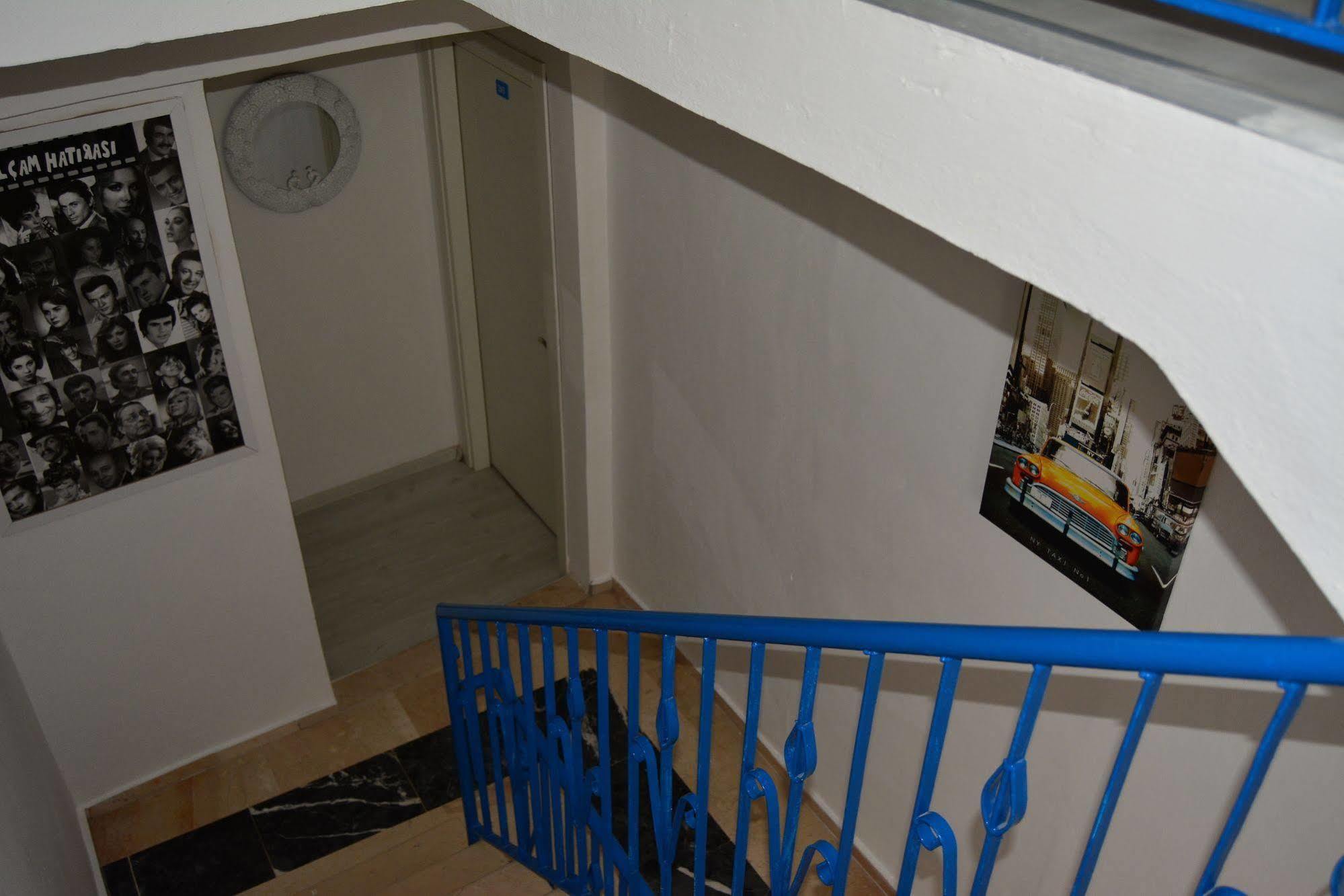 Mavi Butik Apart Çeşme Eksteriør billede